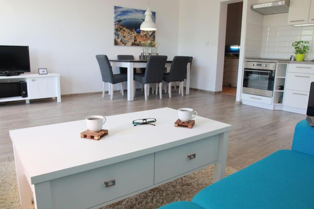 Przestronny Apartament Centrum Miedzy 2 Jeziorami Apartment Olsztyn  Ngoại thất bức ảnh